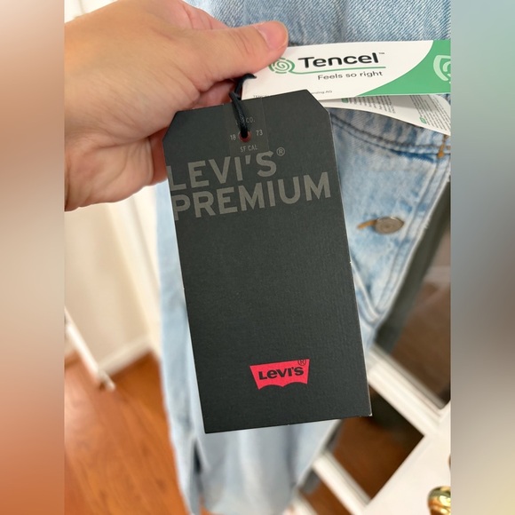 Levi’s Premium Denim Bib Baggy Tapered Overalls - Size M - NWT - Picture 3 of 9